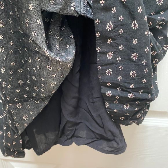 Free People Sleeveless V-Neck Red and Black Patterned Dress Side Cutouts Size S - Picture 6 of 7